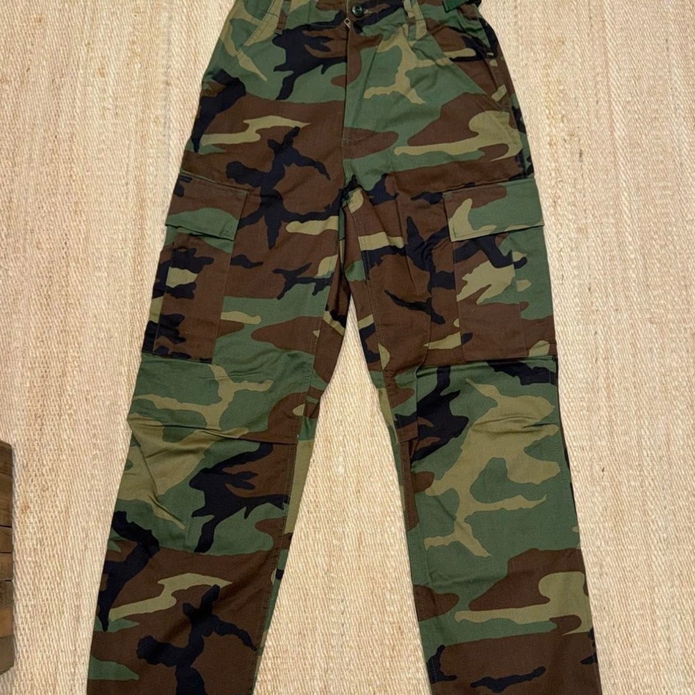 Simons Cargo Pants - Picture 2 of 5